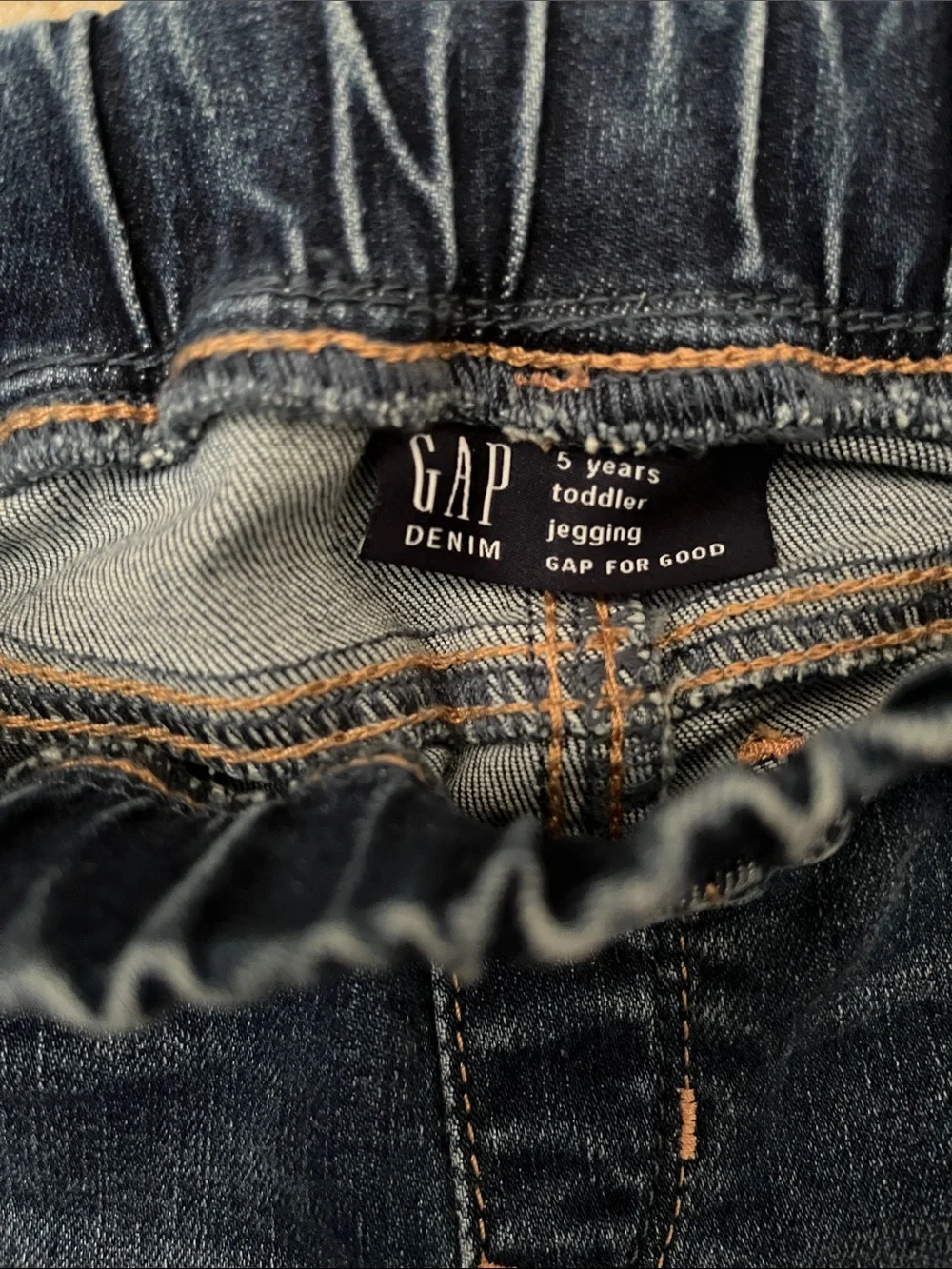 BabyGap Dark Blue toddler Pull-On Straight Jeggings. Size 5.